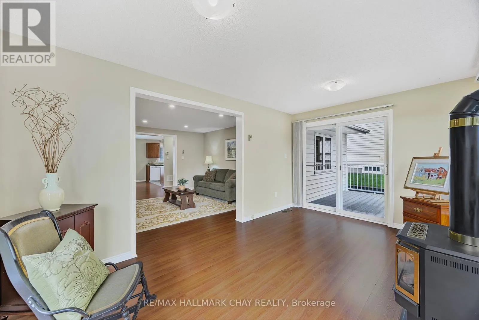 3 PINETREE COURT