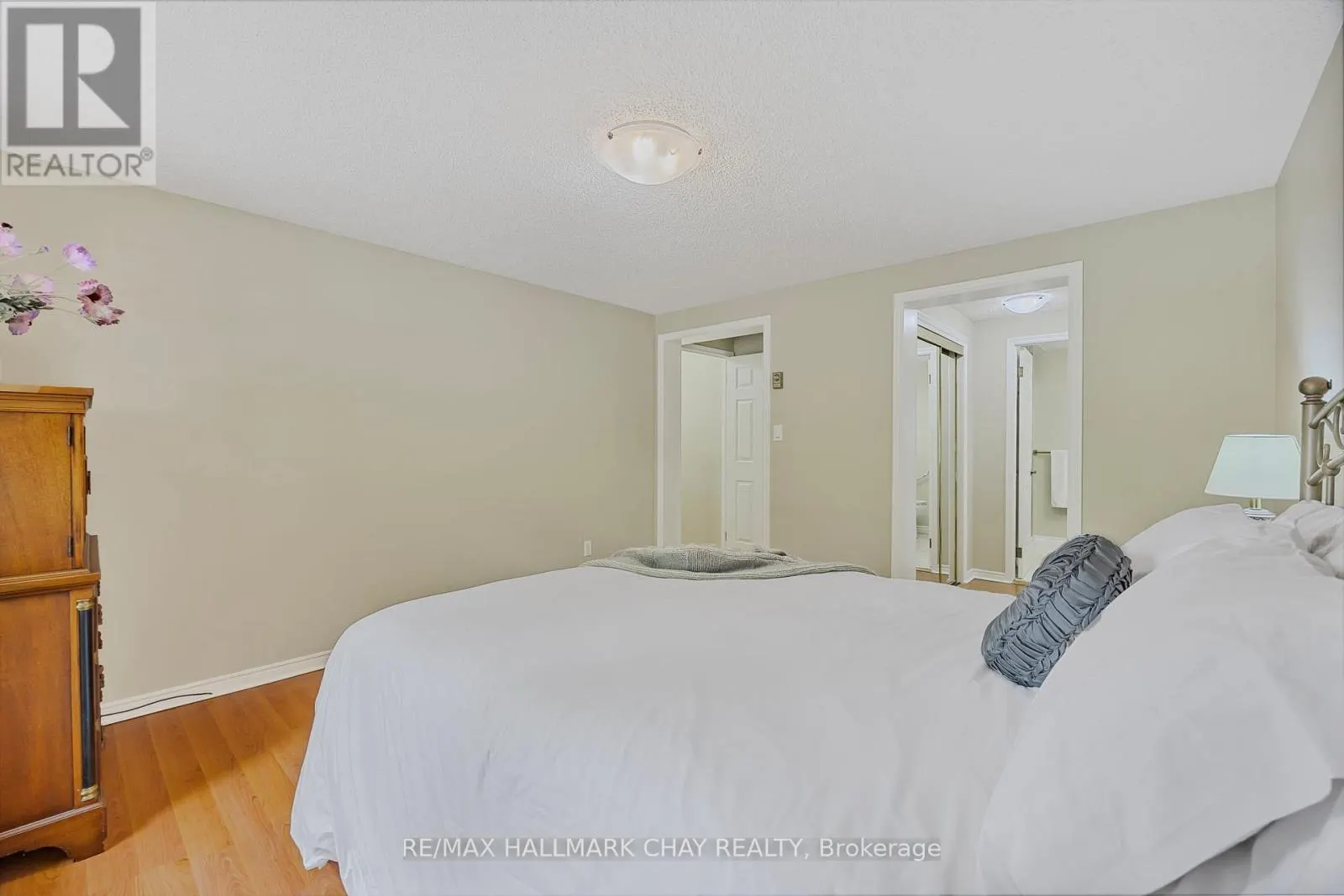 3 PINETREE COURT