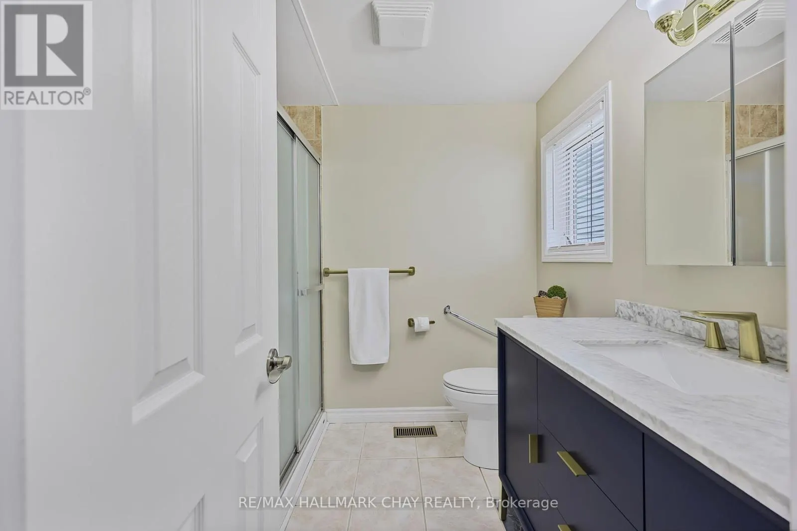 3 PINETREE COURT
