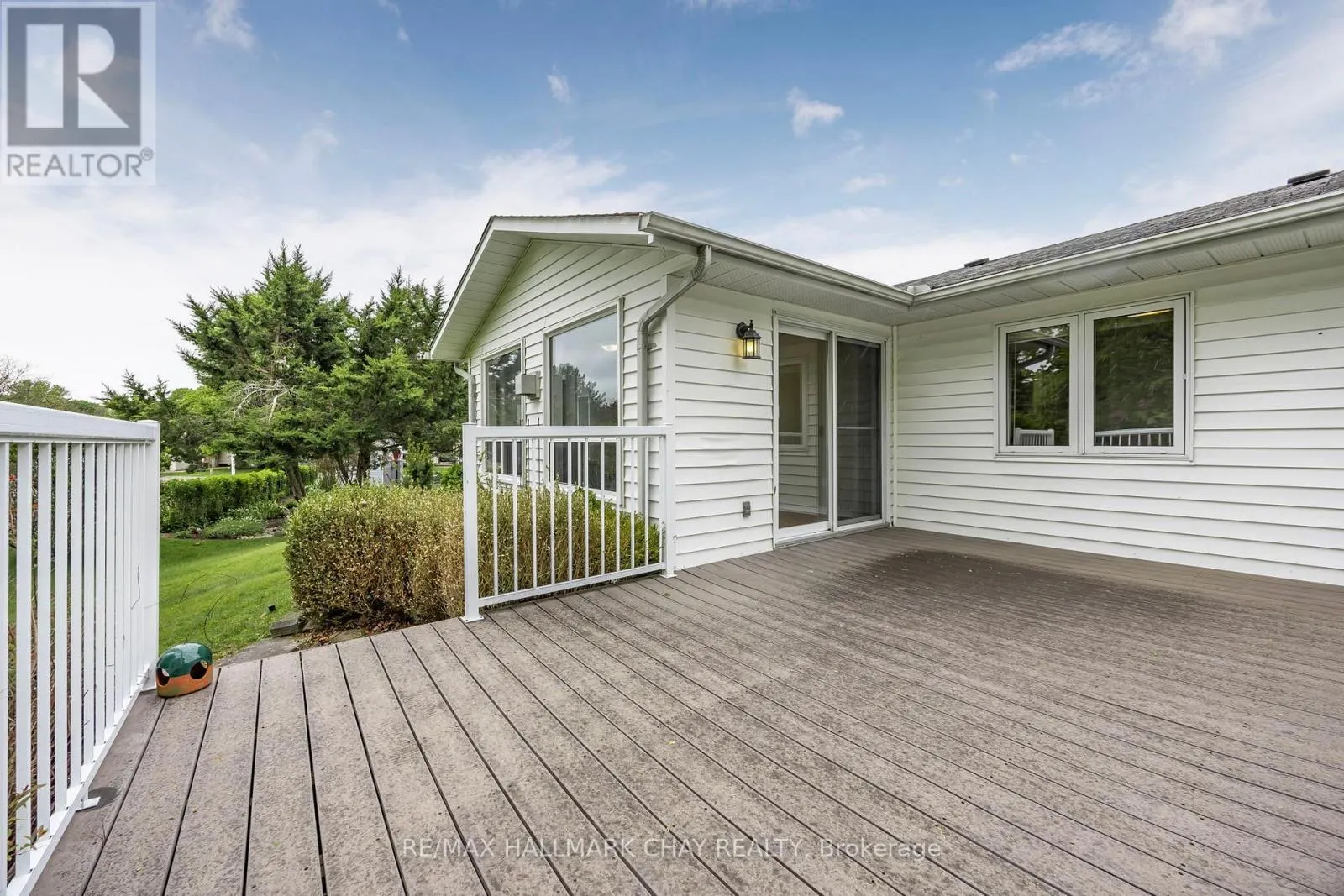 3 PINETREE COURT