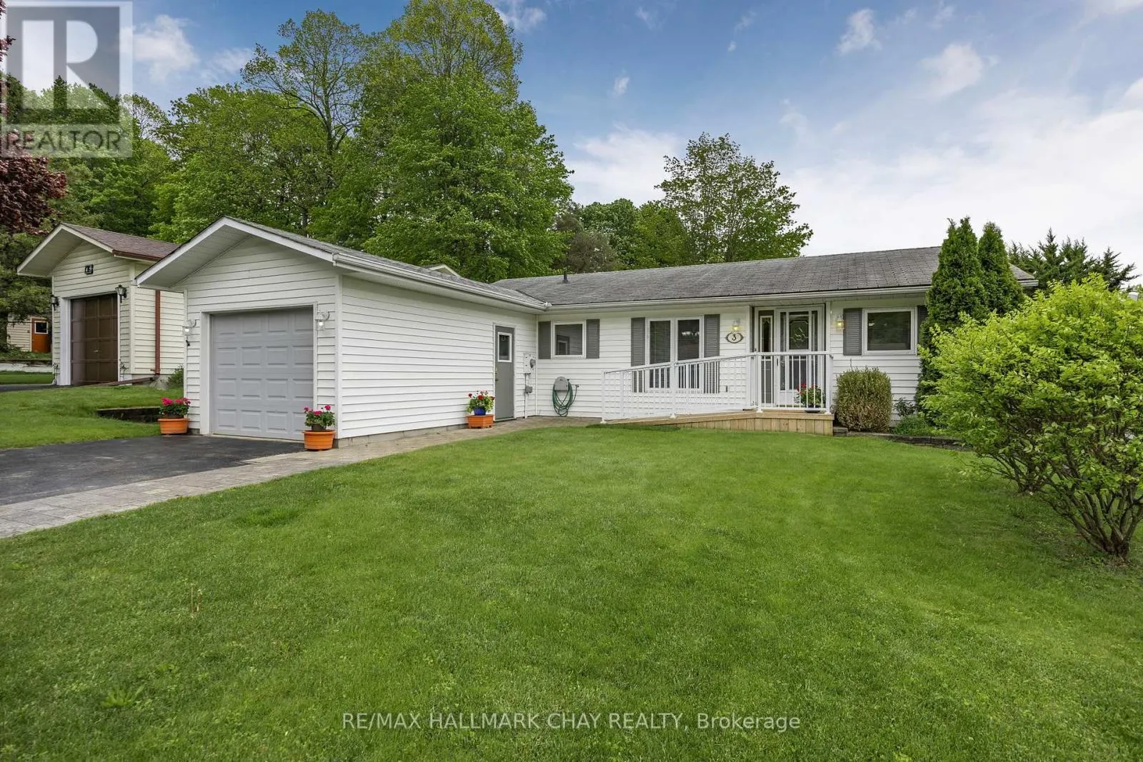 3 PINETREE COURT