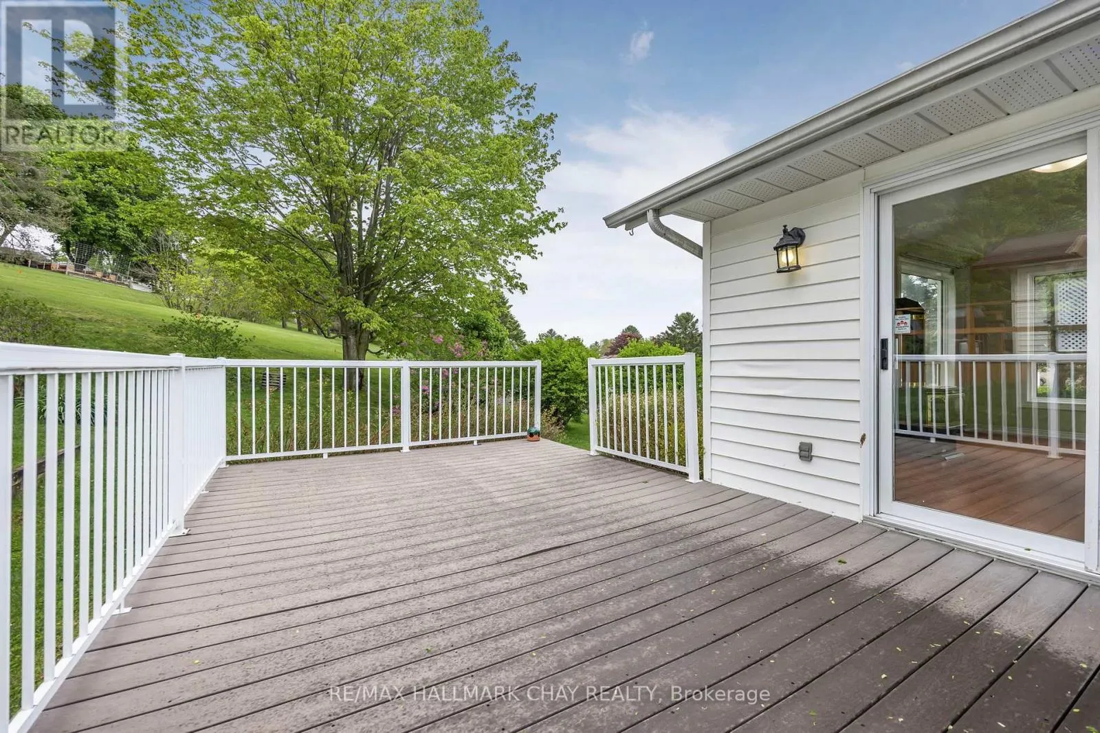 3 PINETREE COURT