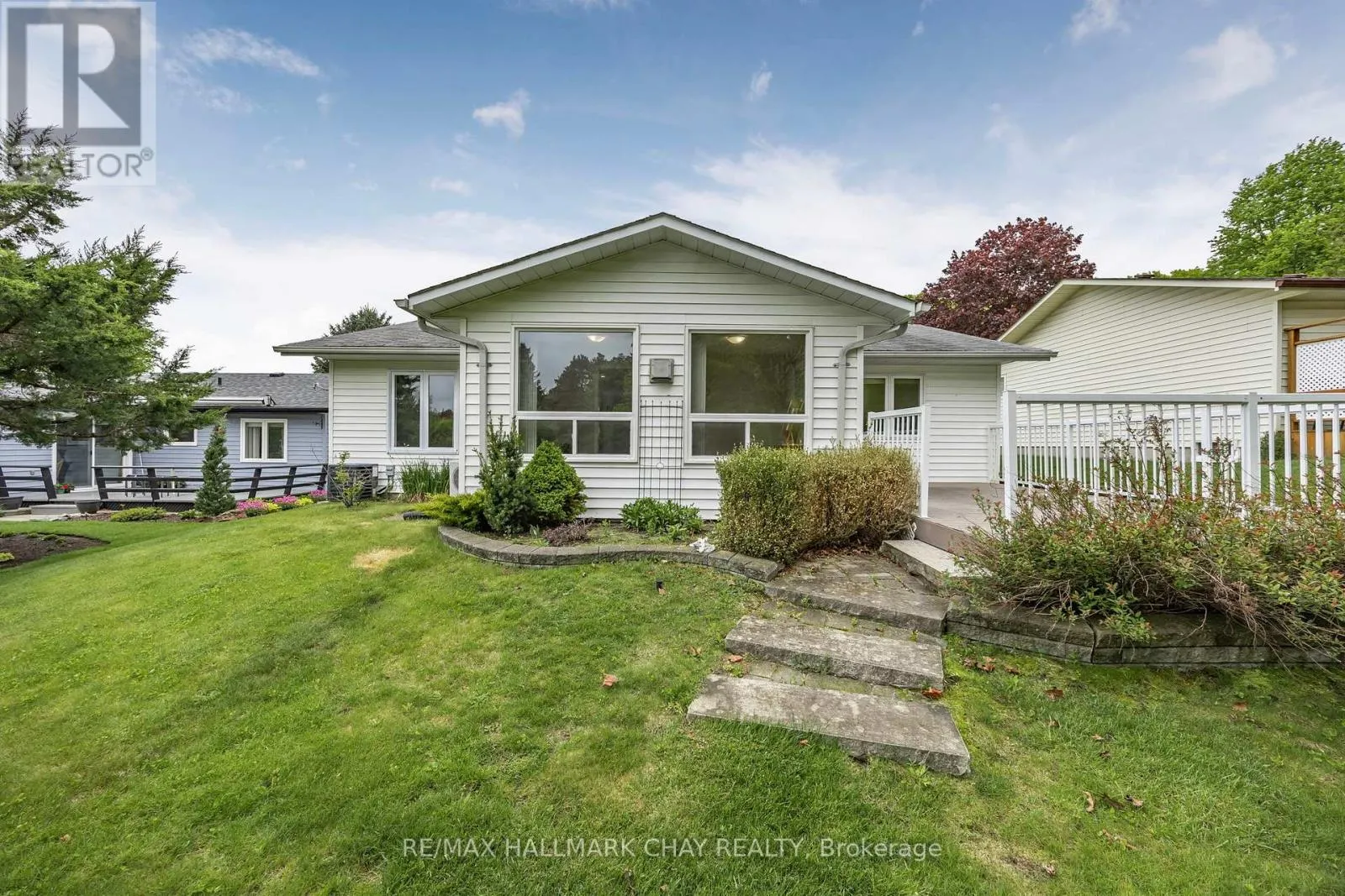 3 PINETREE COURT