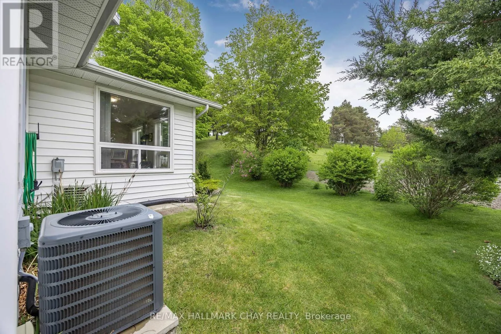 3 PINETREE COURT