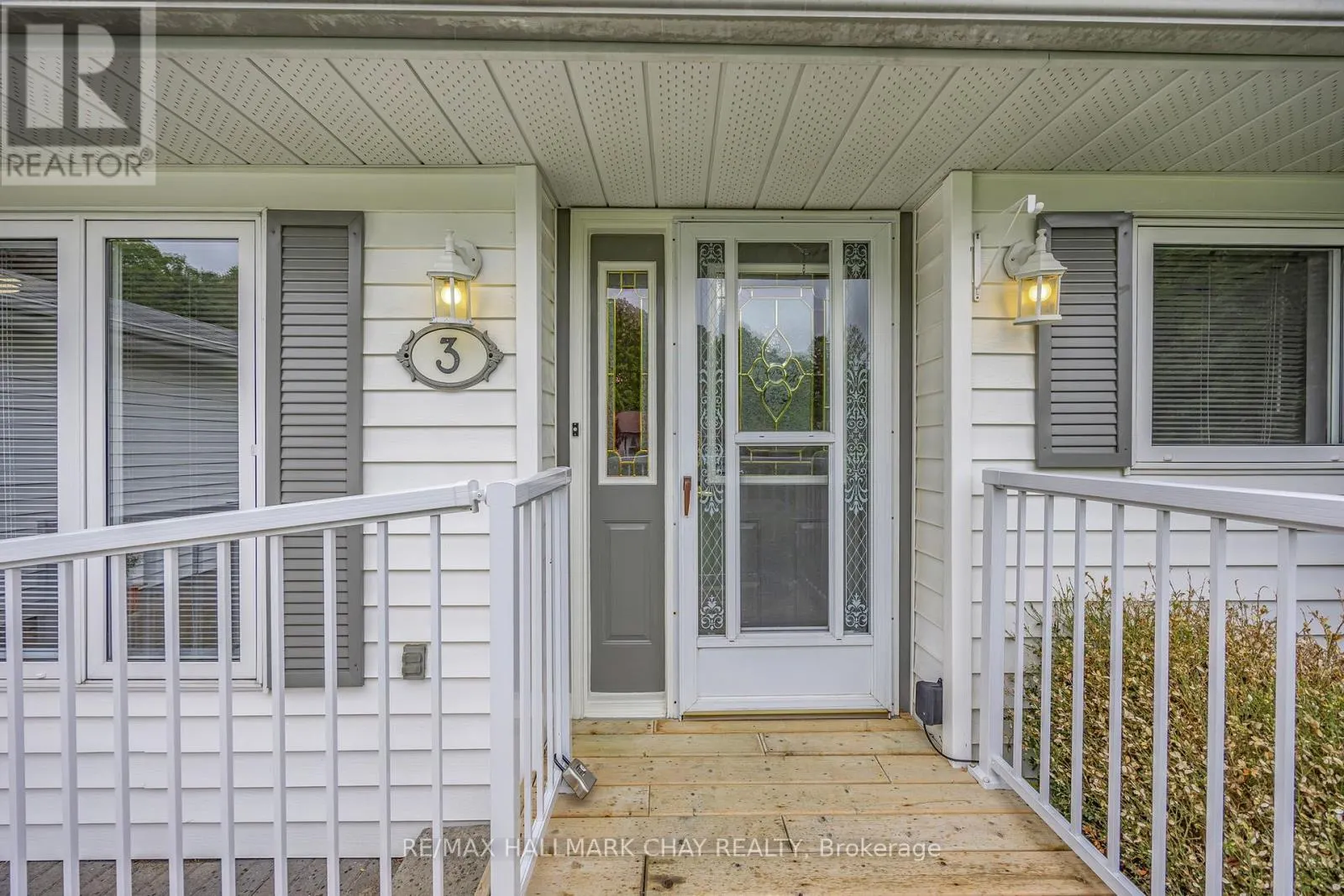 3 PINETREE COURT