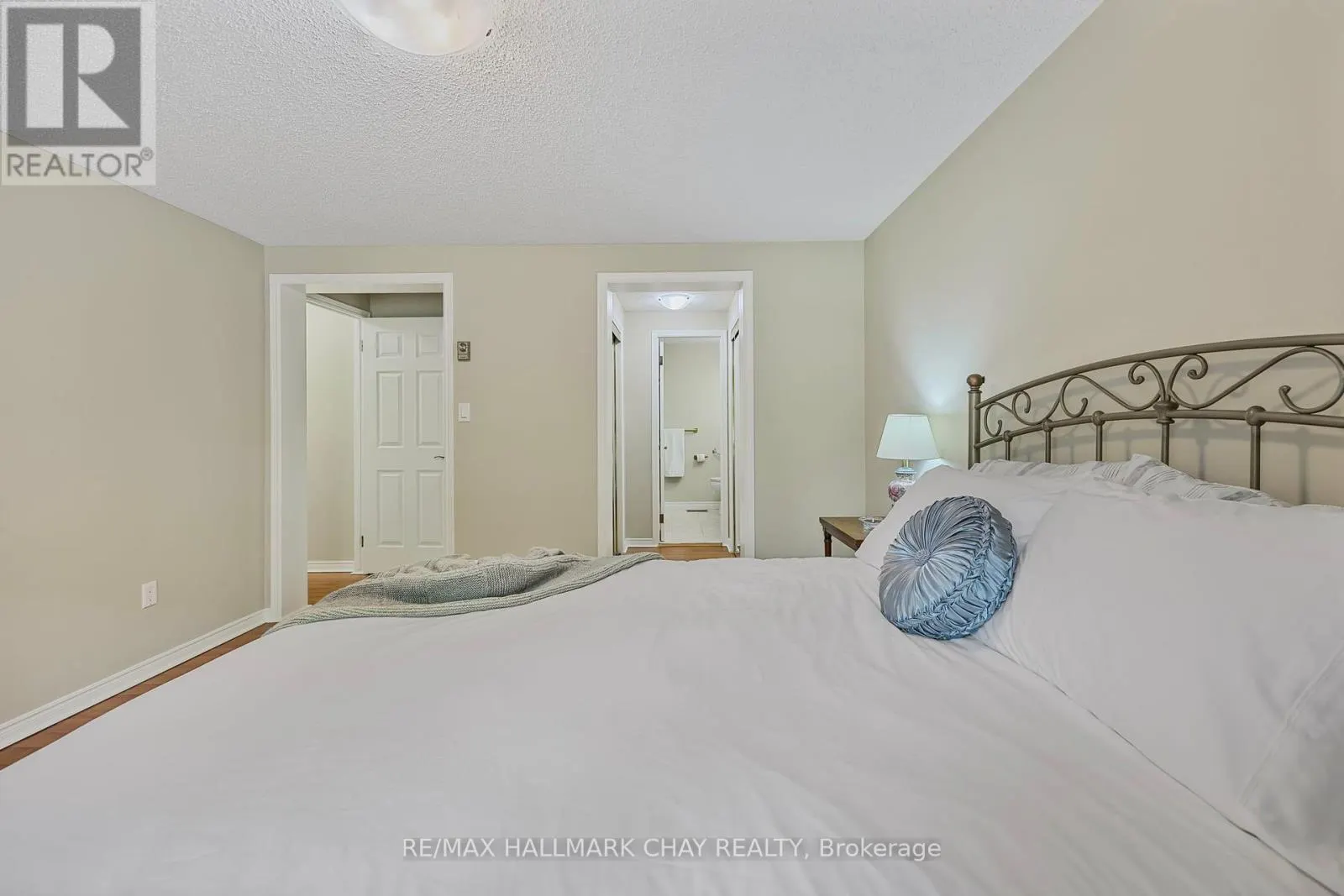 3 PINETREE COURT