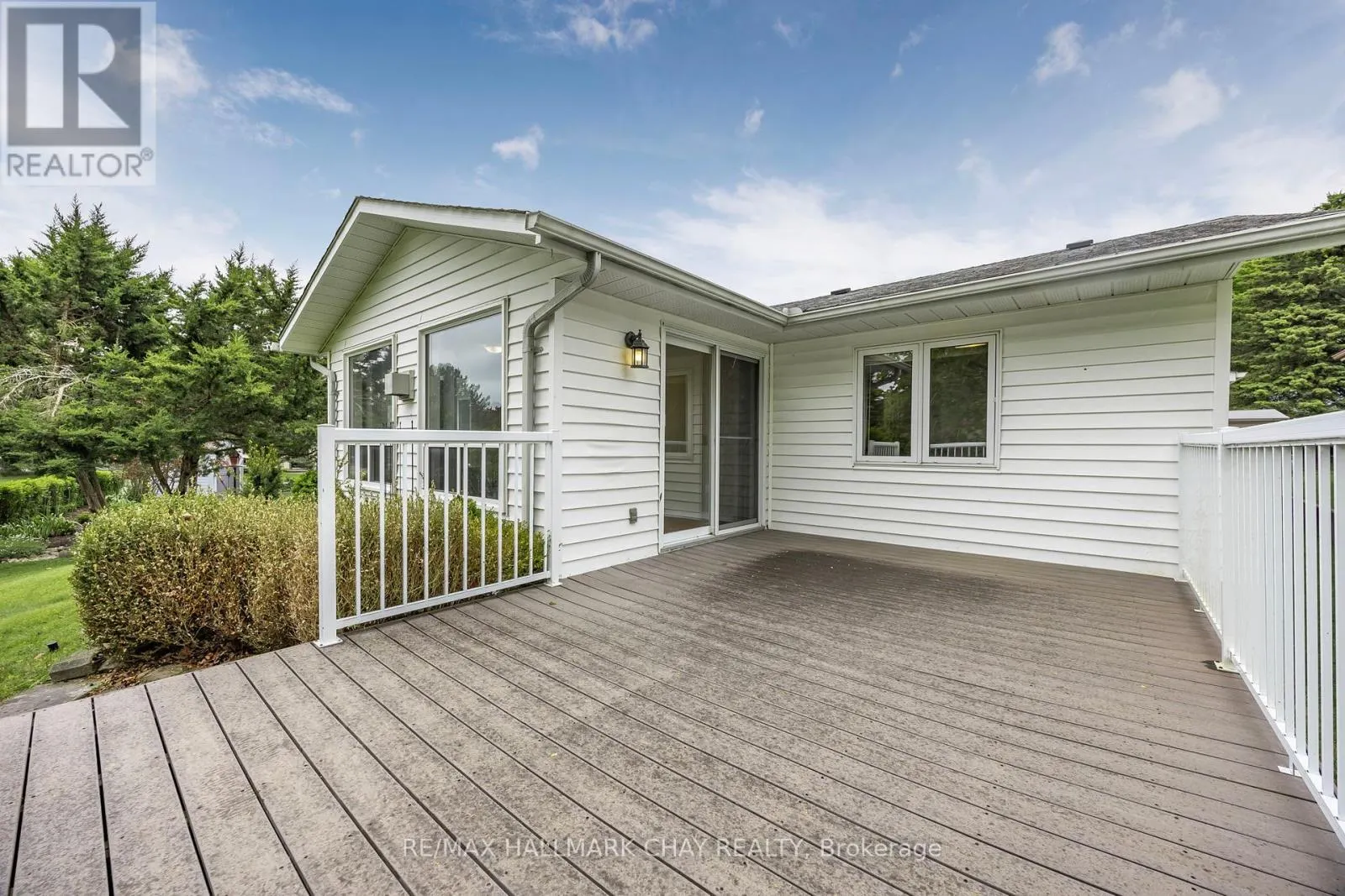 3 PINETREE COURT