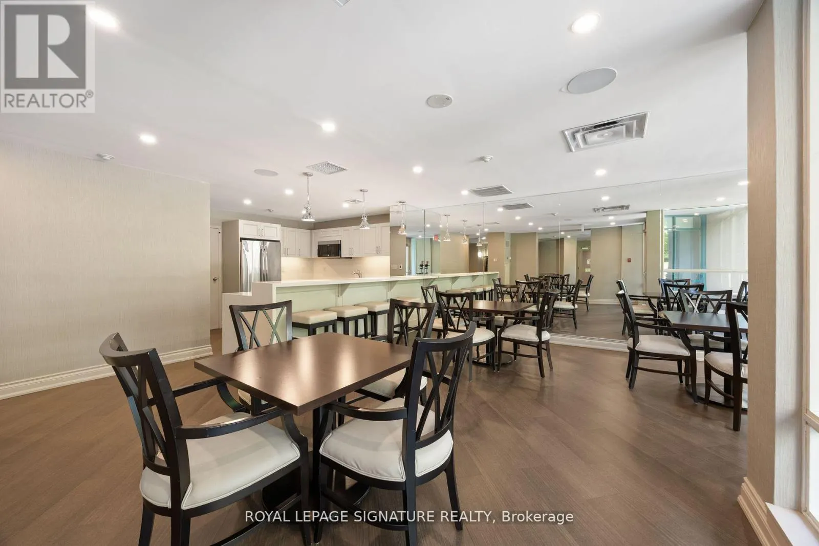 601 - 7250 YONGE STREET