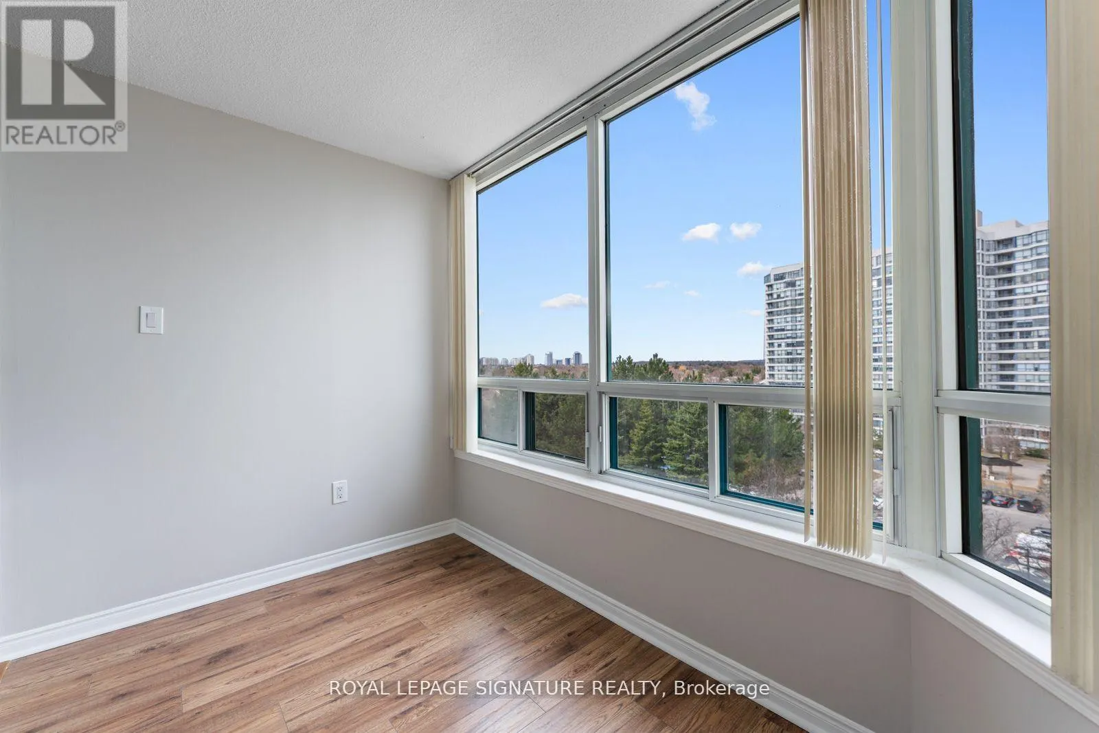 601 - 7250 YONGE STREET