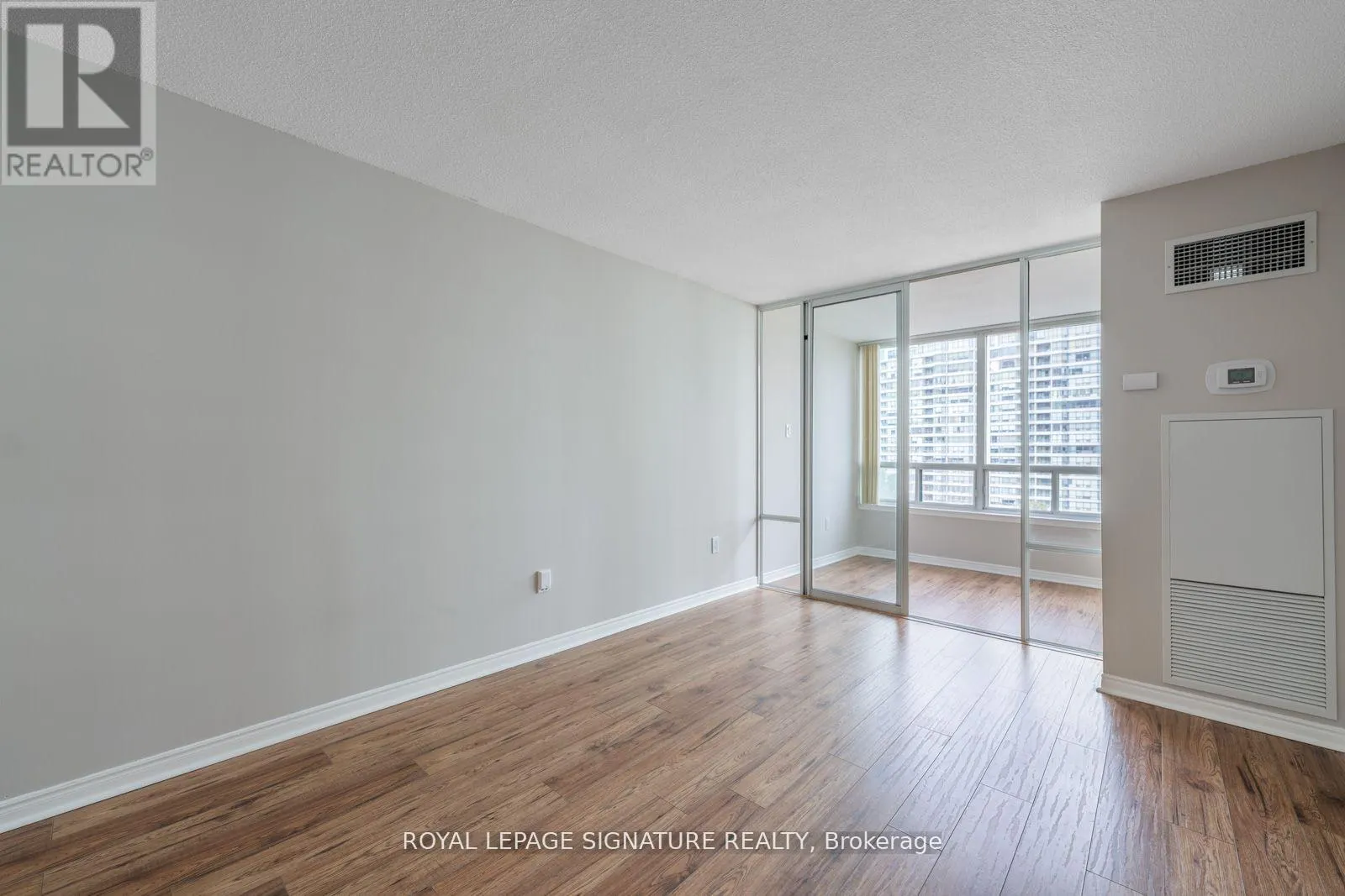 601 - 7250 YONGE STREET