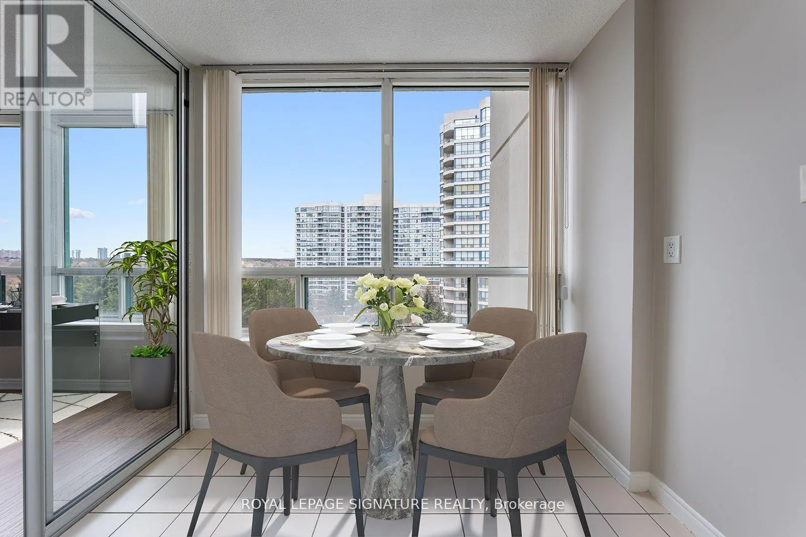 601 - 7250 YONGE STREET