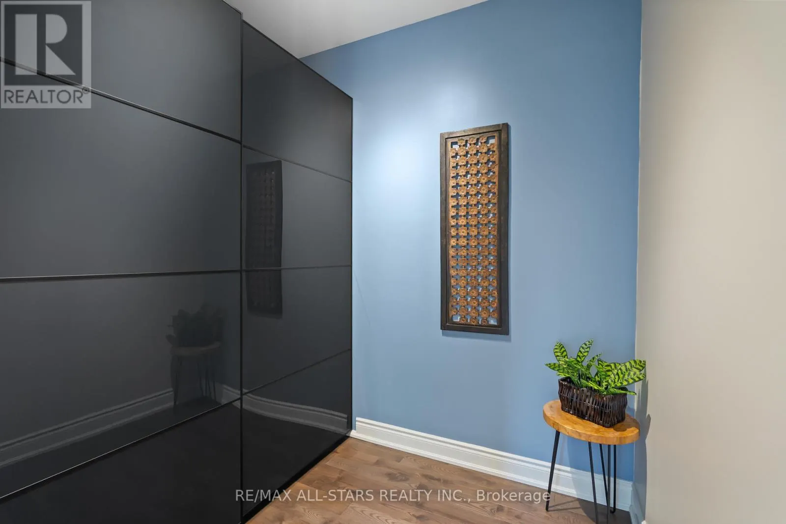 7 OS JAMES HUNT COURT