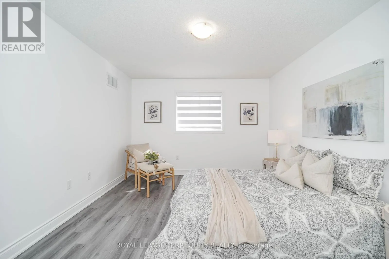 2251 WHITEWOOD CRESCENT