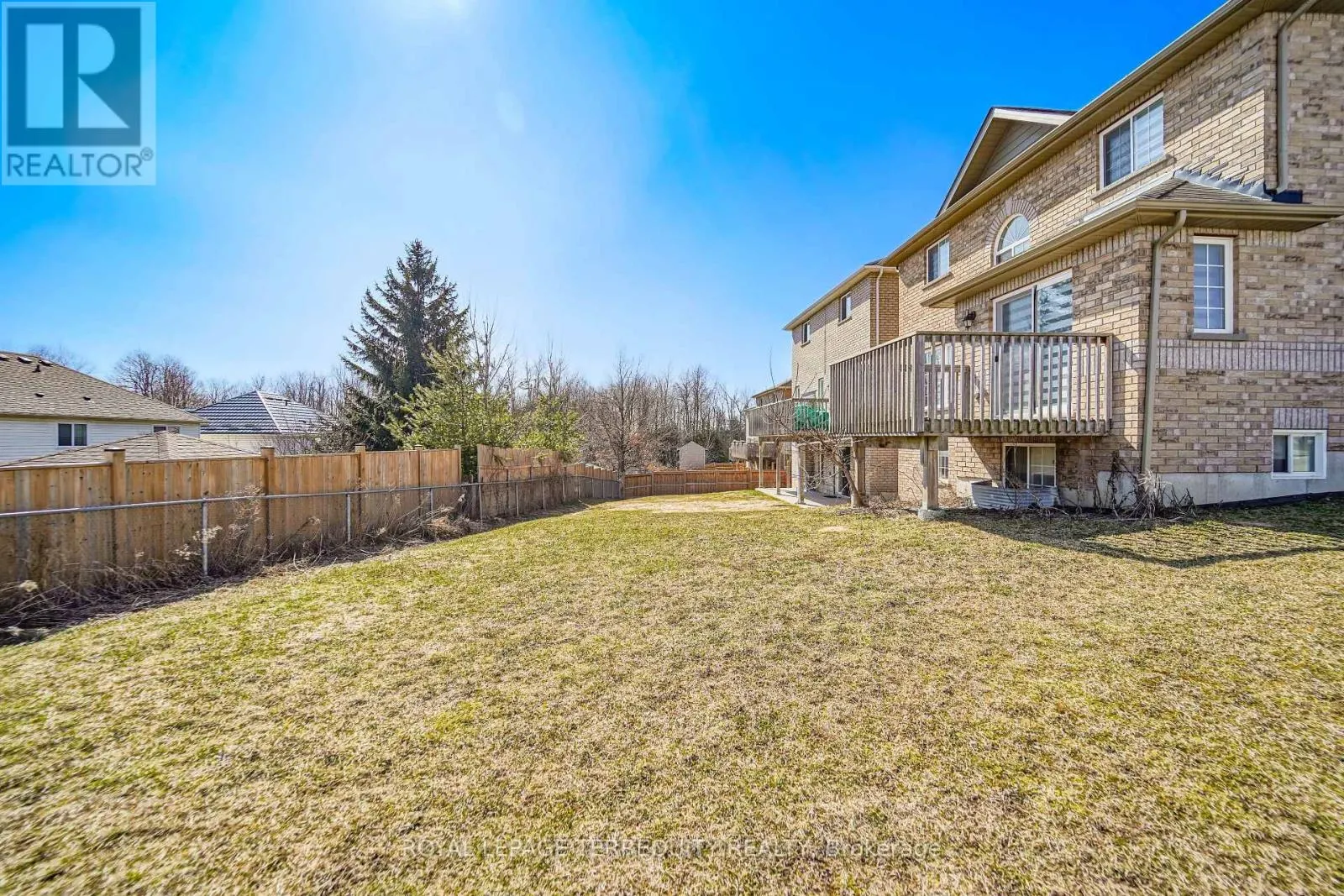 2251 WHITEWOOD CRESCENT