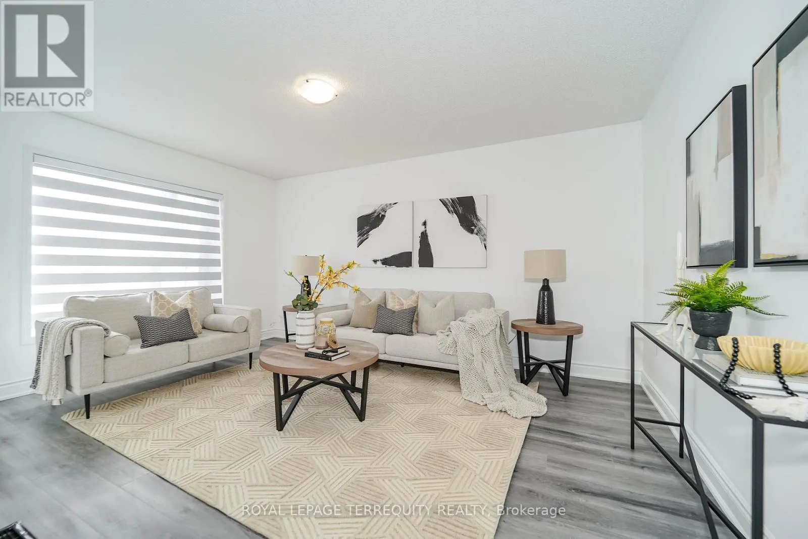2251 WHITEWOOD CRESCENT