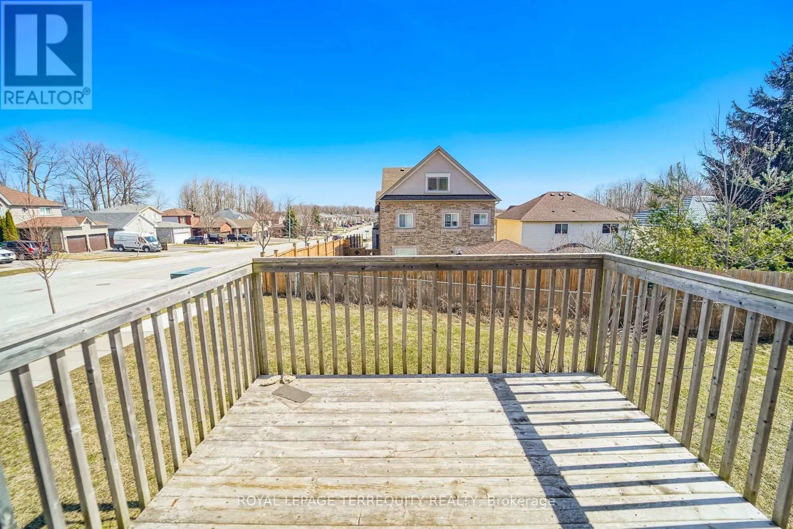 2251 WHITEWOOD CRESCENT