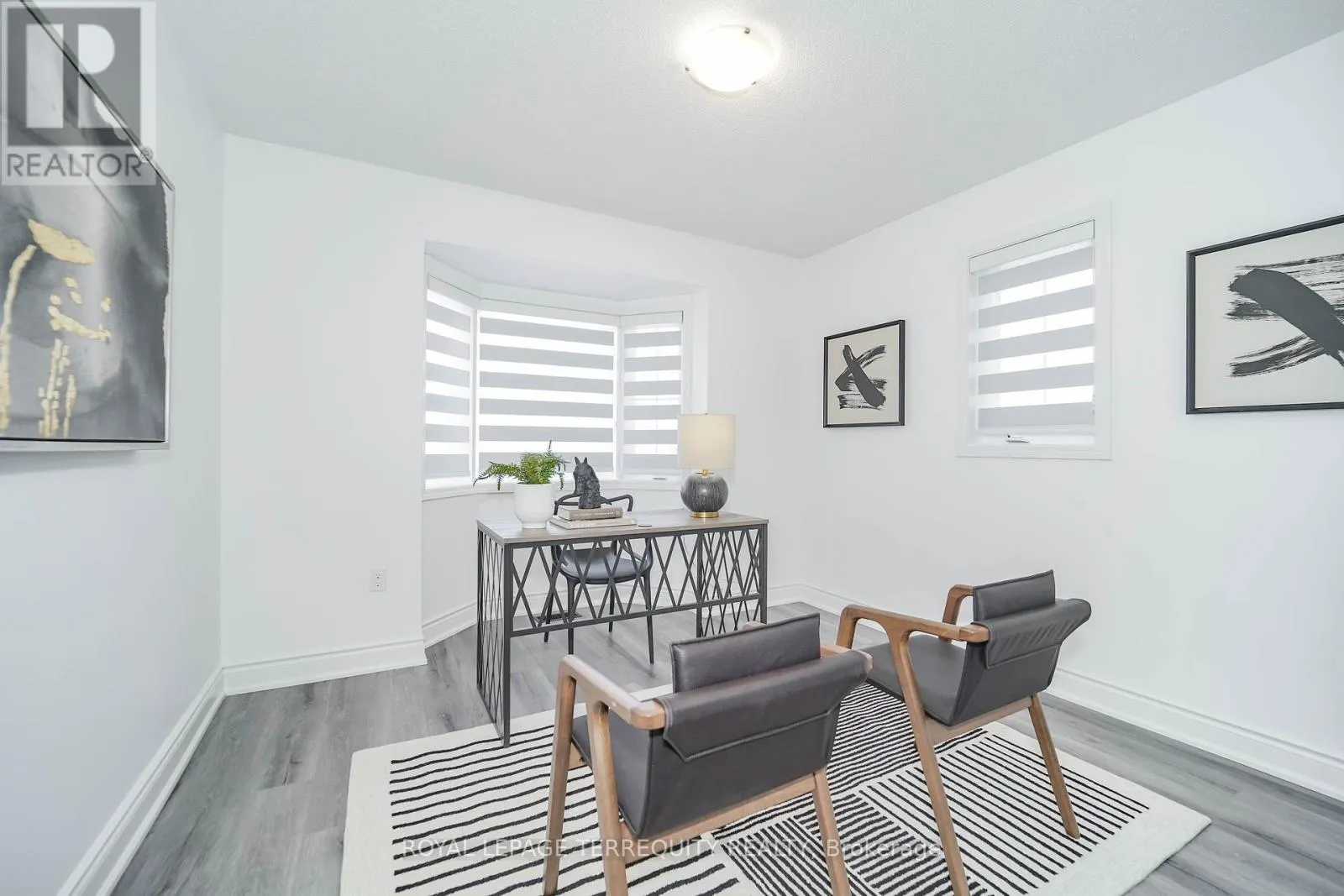 2251 WHITEWOOD CRESCENT