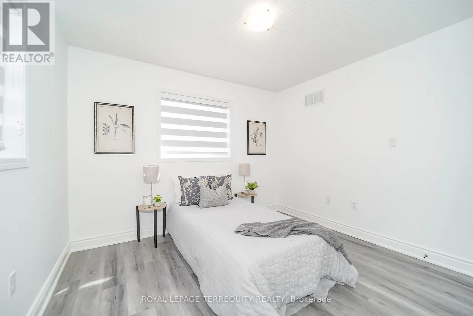2251 WHITEWOOD CRESCENT