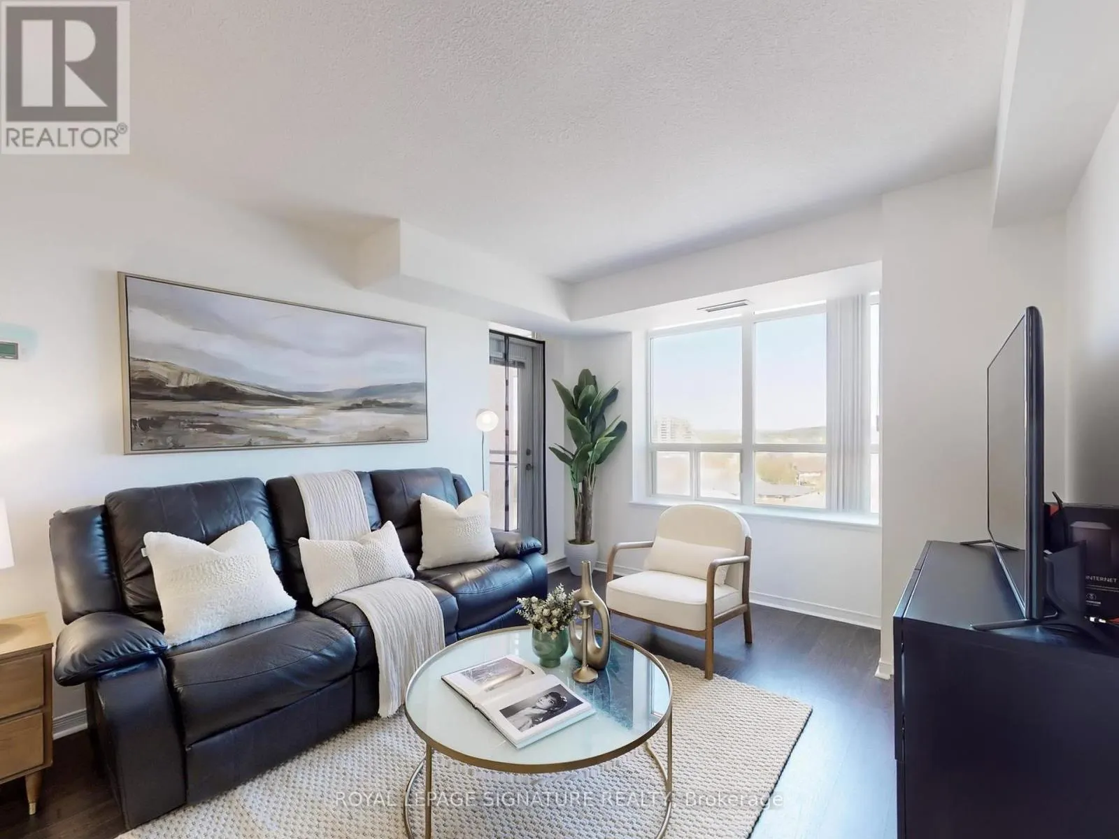 802 - 73 KING WILLIAM CRESCENT