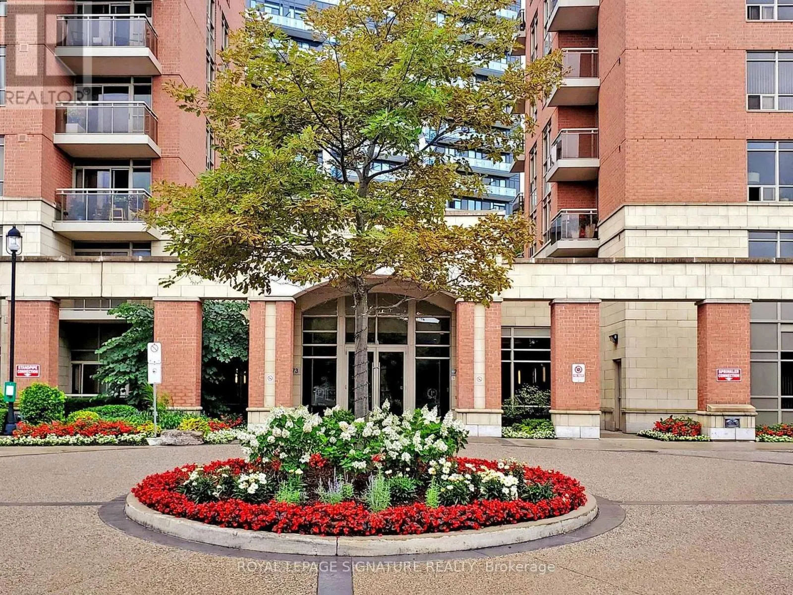 802 - 73 KING WILLIAM CRESCENT