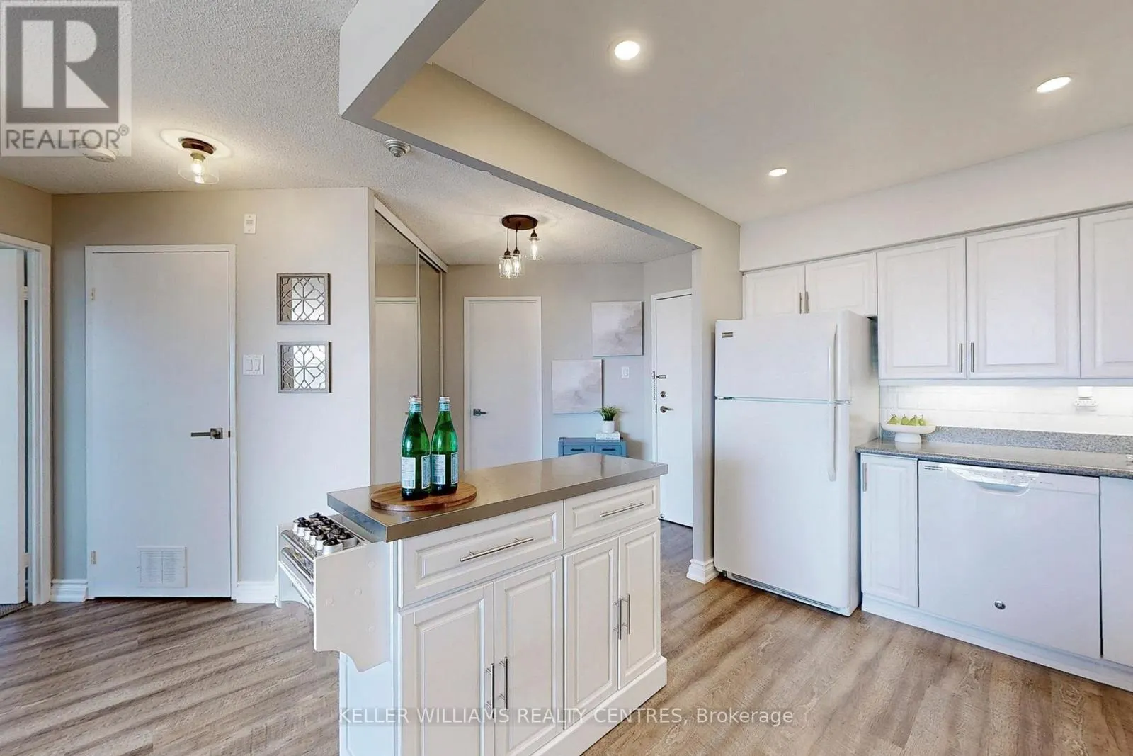 1003 - 250 DAVIS DRIVE