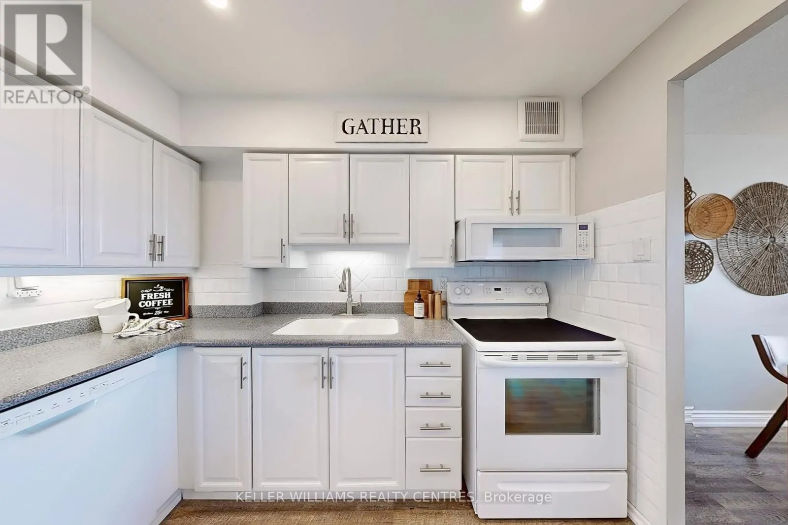 1003 - 250 DAVIS DRIVE