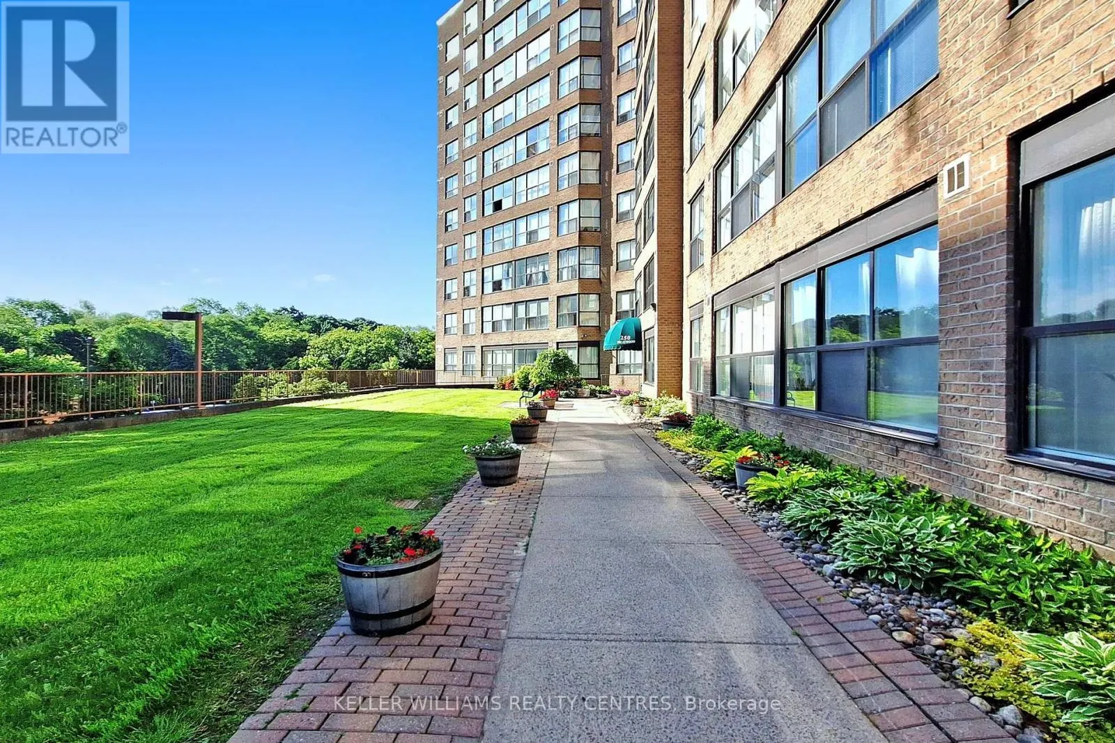 1003 - 250 DAVIS DRIVE