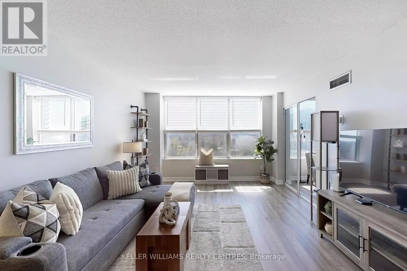 1003 - 250 DAVIS DRIVE