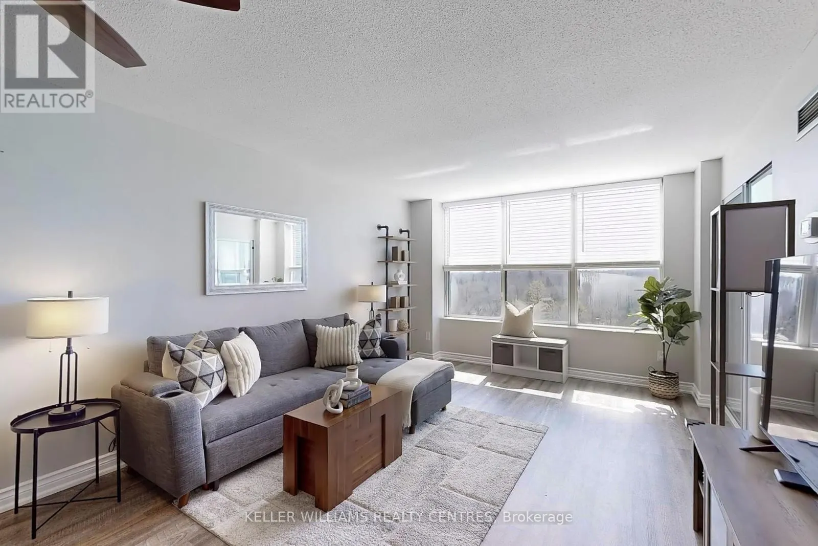 1003 - 250 DAVIS DRIVE