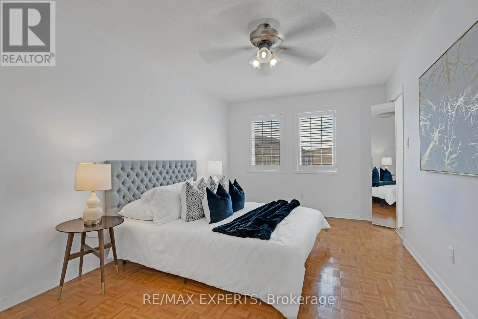32 - 19 FOXCHASE AVENUE