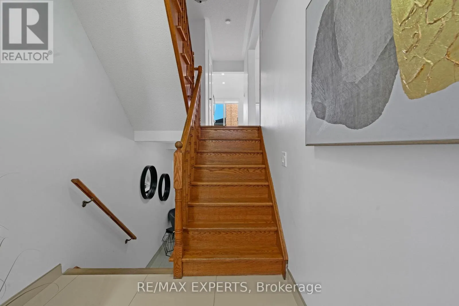 32 - 19 FOXCHASE AVENUE