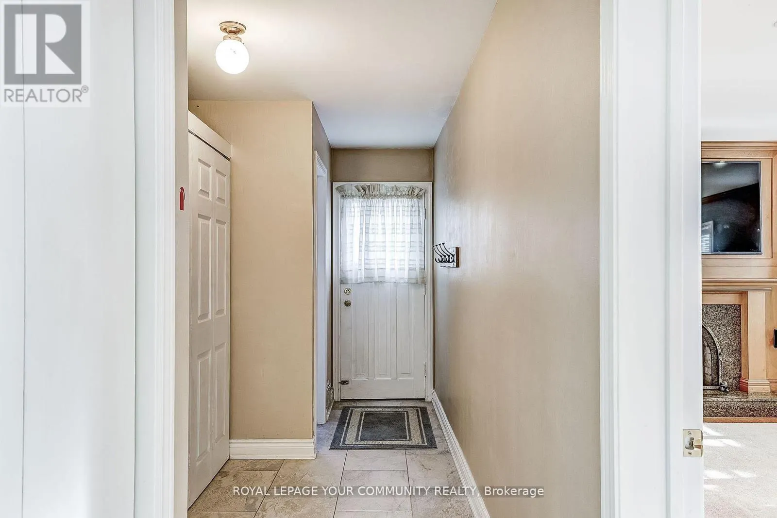 25 ALCAINE COURT