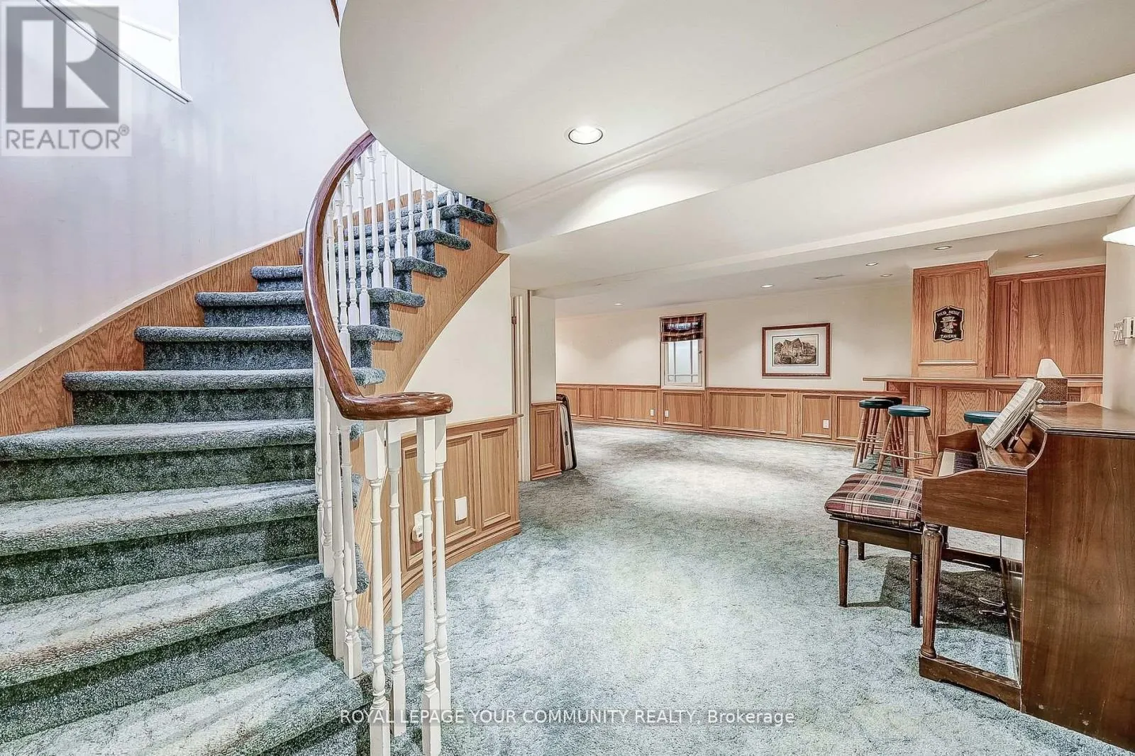 25 ALCAINE COURT