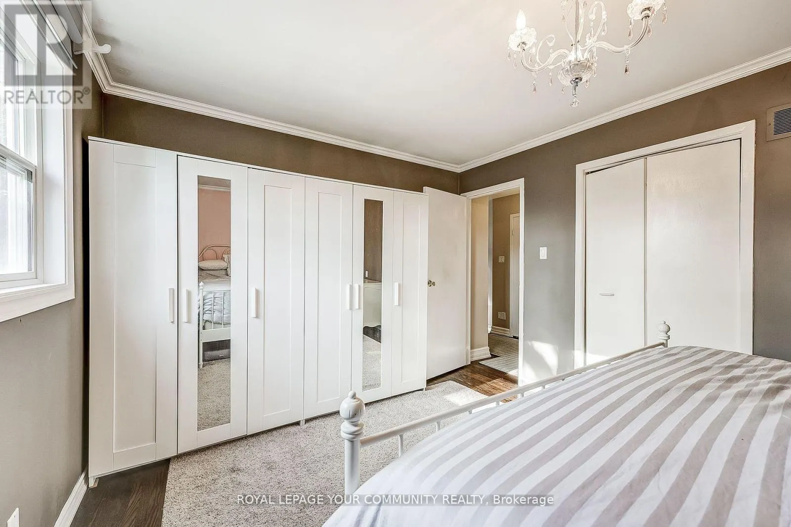 25 ALCAINE COURT