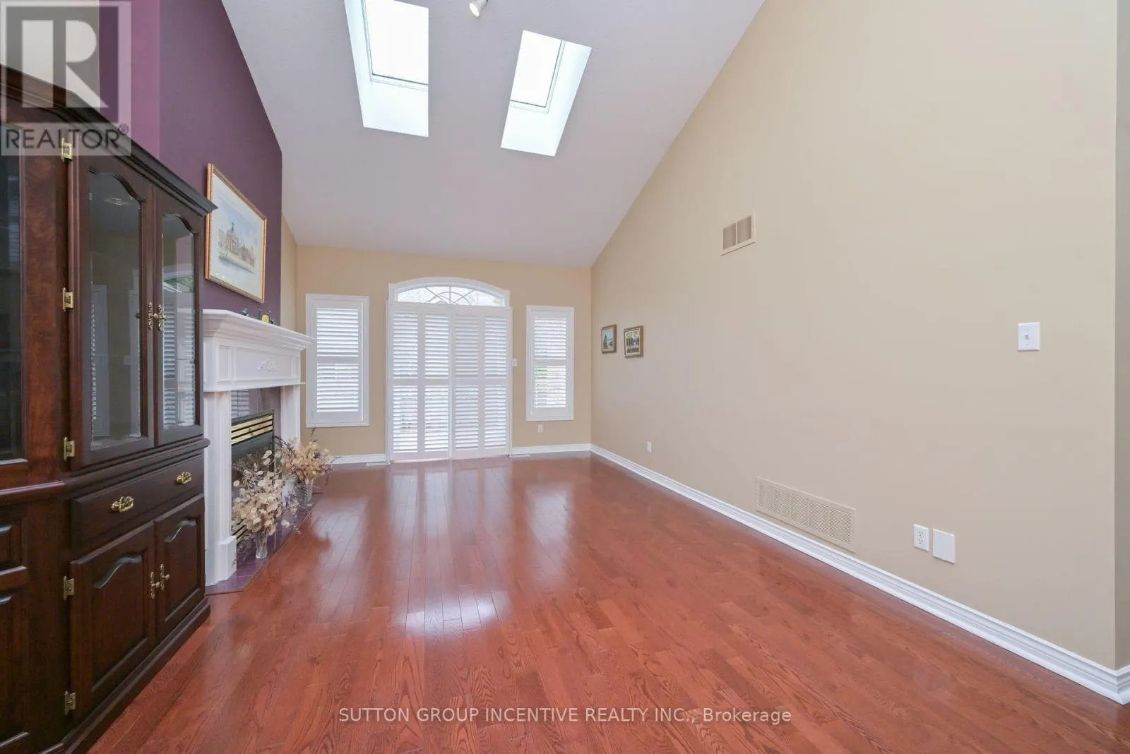 4 BELAIR PLACE