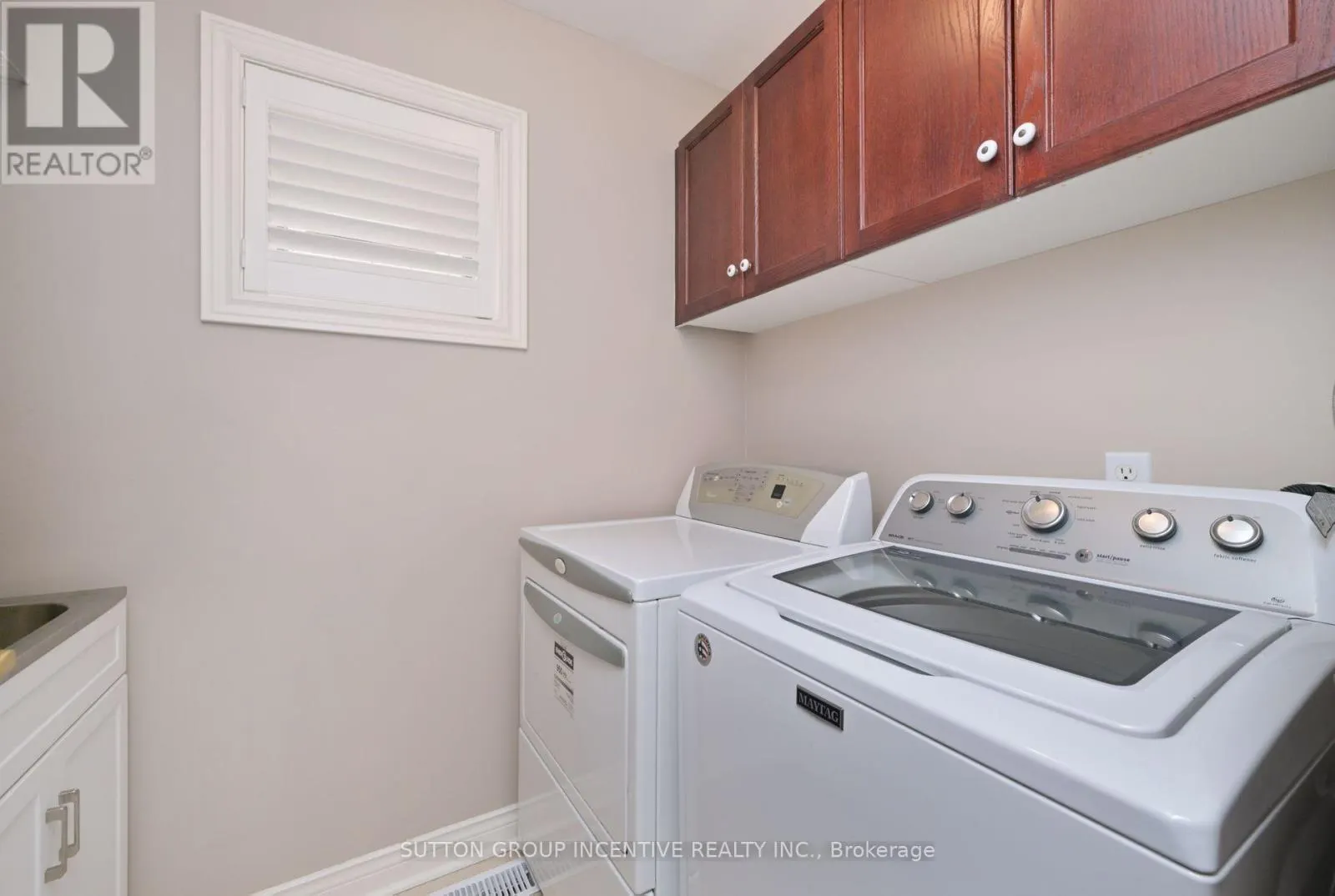 4 BELAIR PLACE
