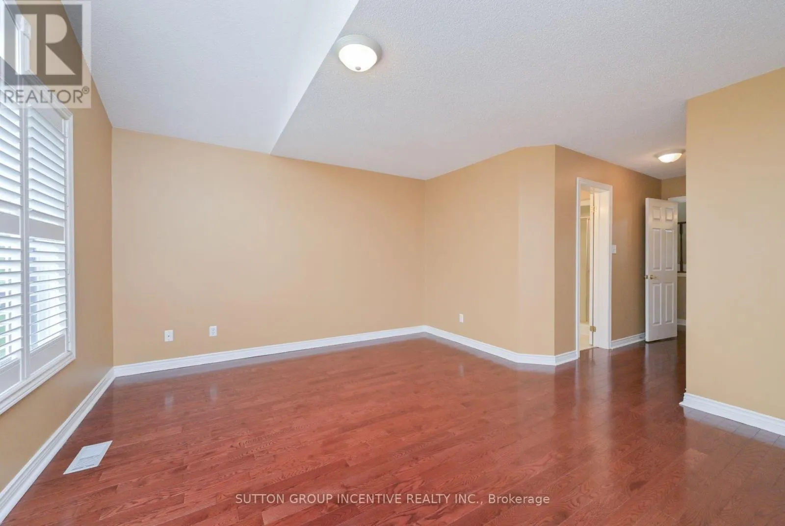 4 BELAIR PLACE