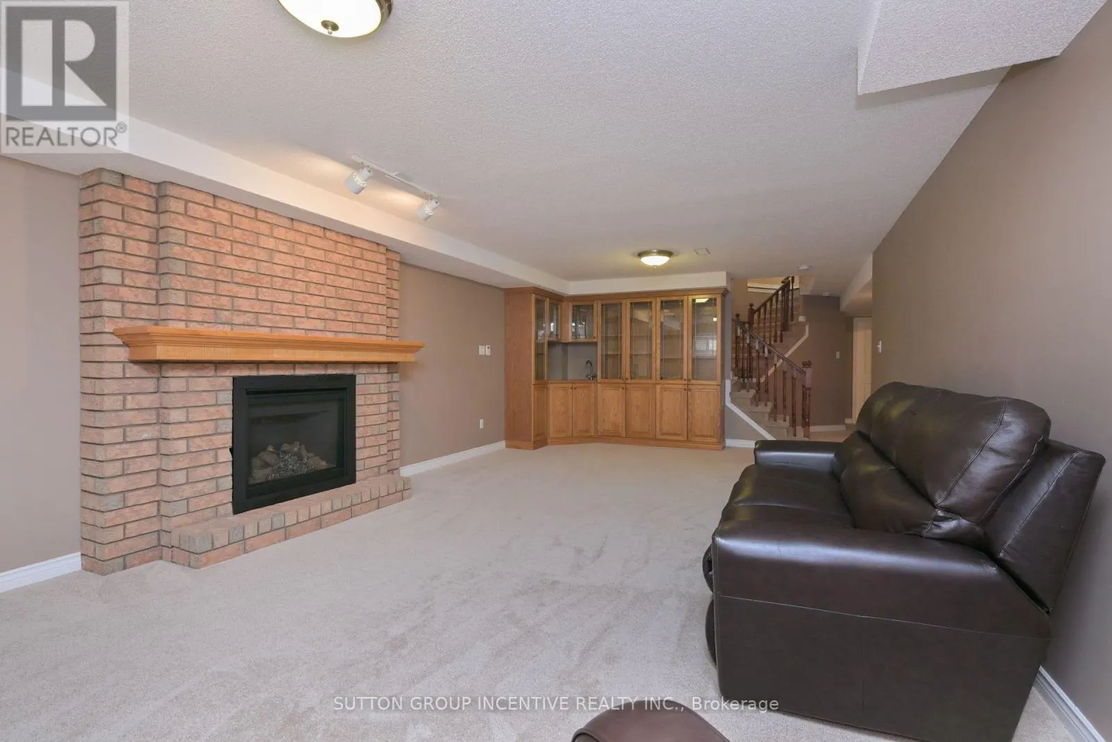4 BELAIR PLACE