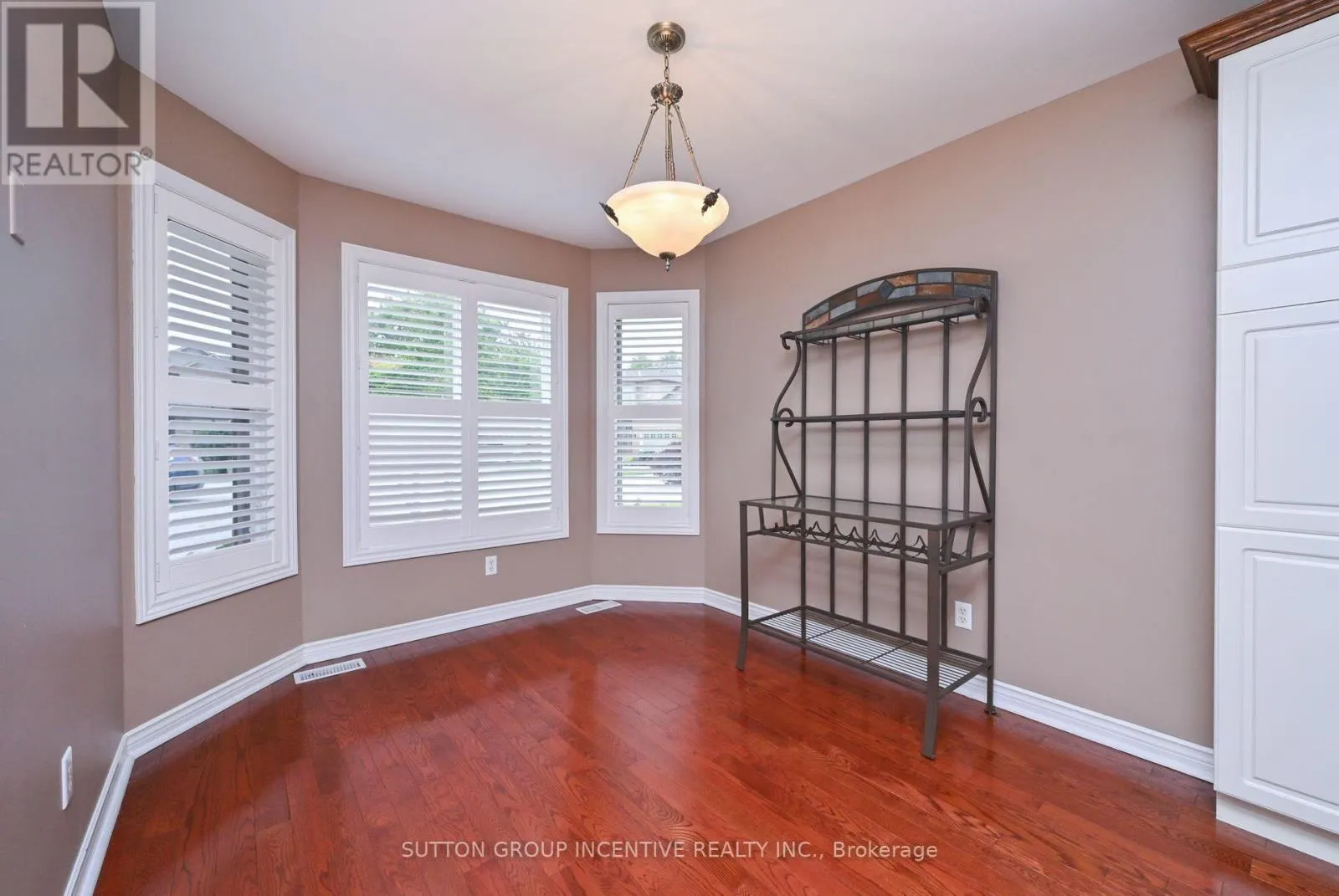 4 BELAIR PLACE