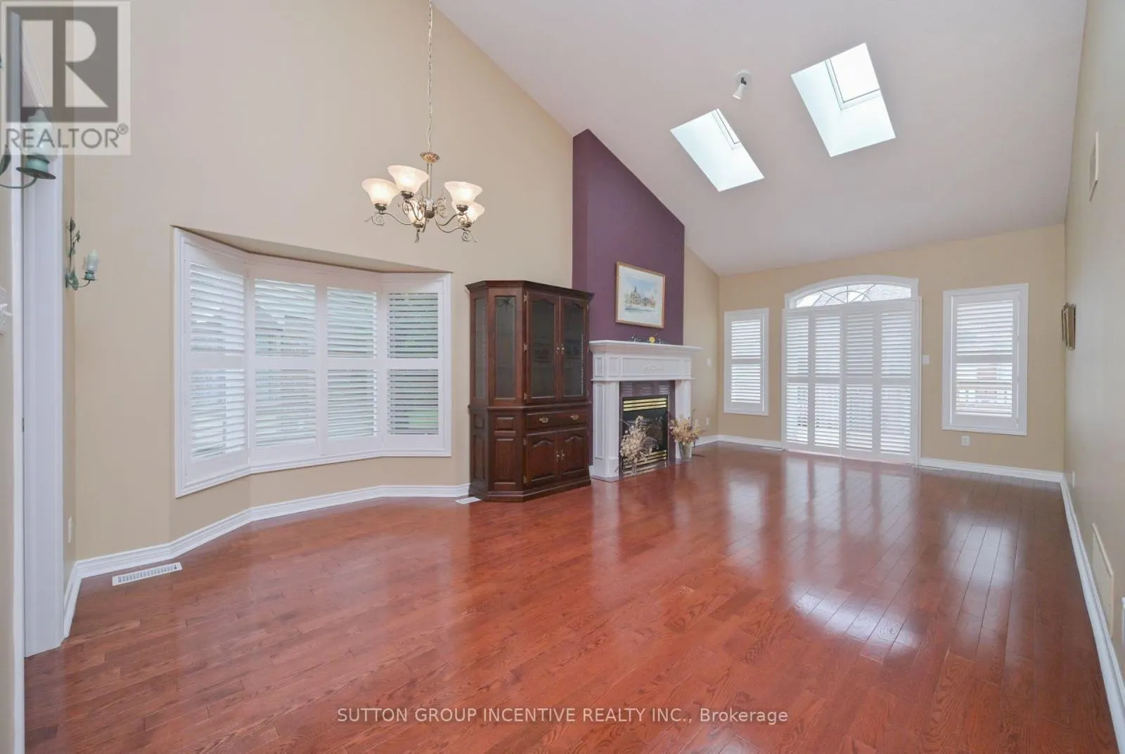 4 BELAIR PLACE