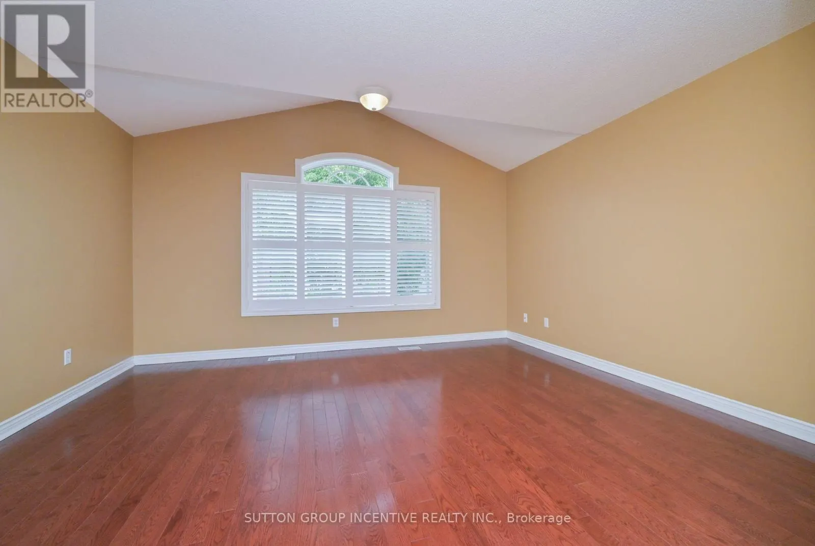 4 BELAIR PLACE