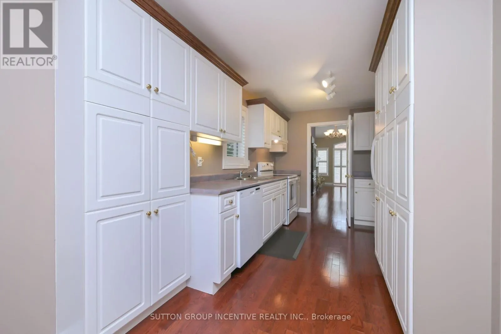 4 BELAIR PLACE