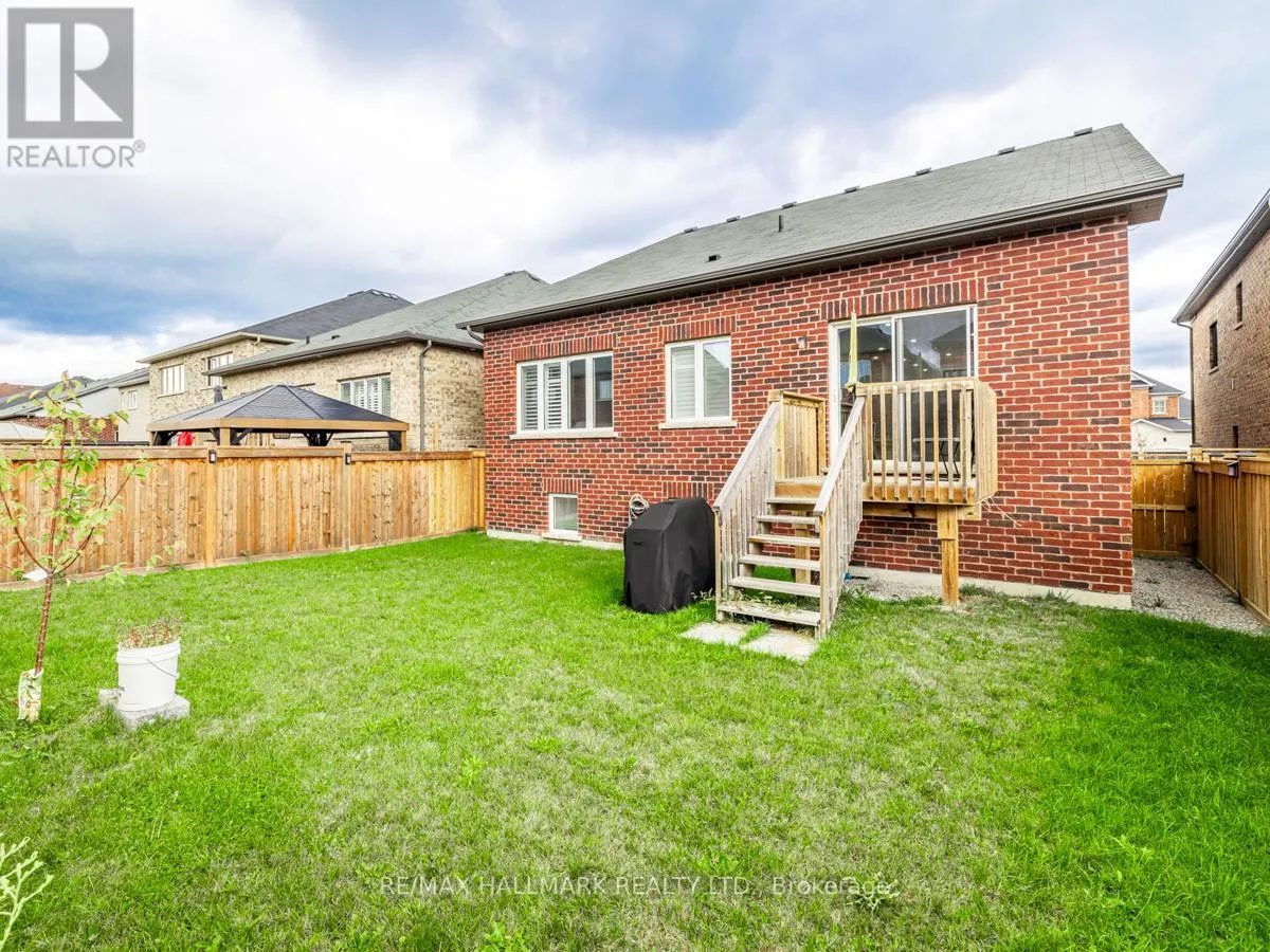 1538 FARROW CRESCENT