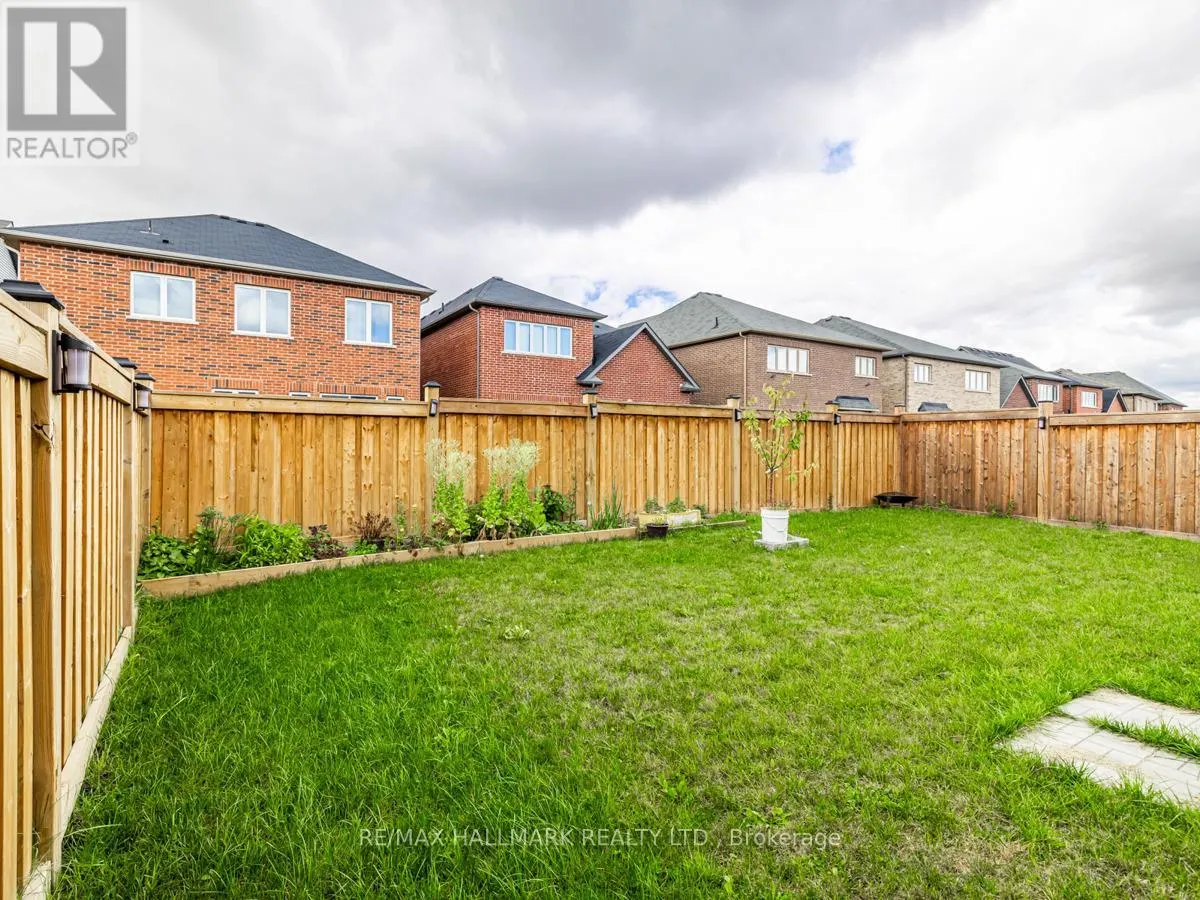1538 FARROW CRESCENT