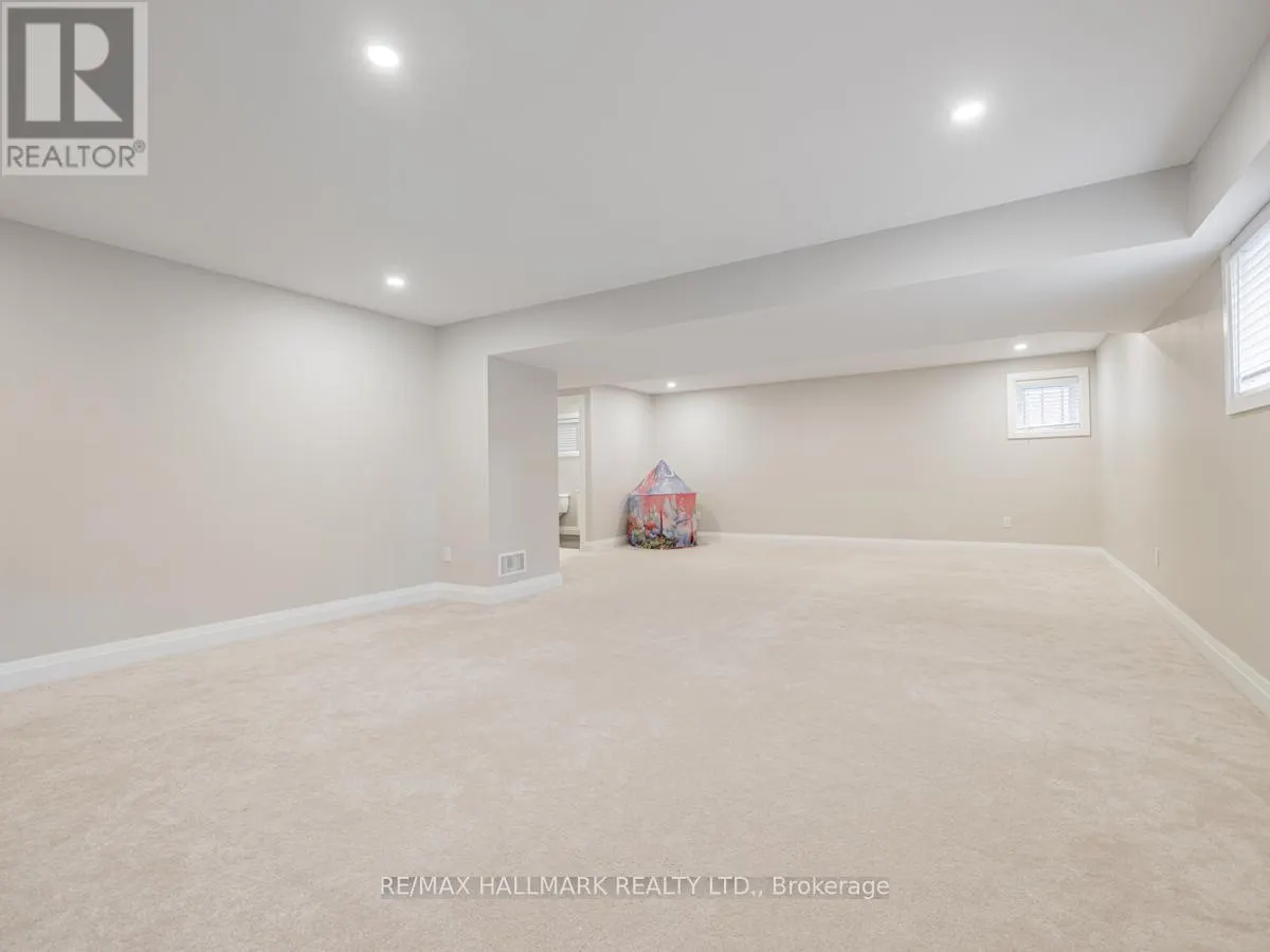1538 FARROW CRESCENT