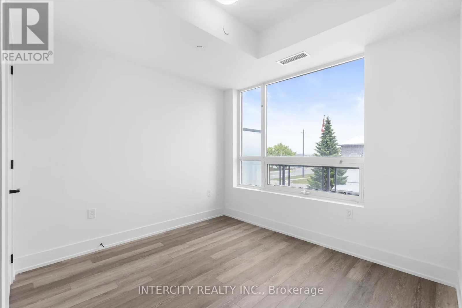 243 - 2075 KING ROAD