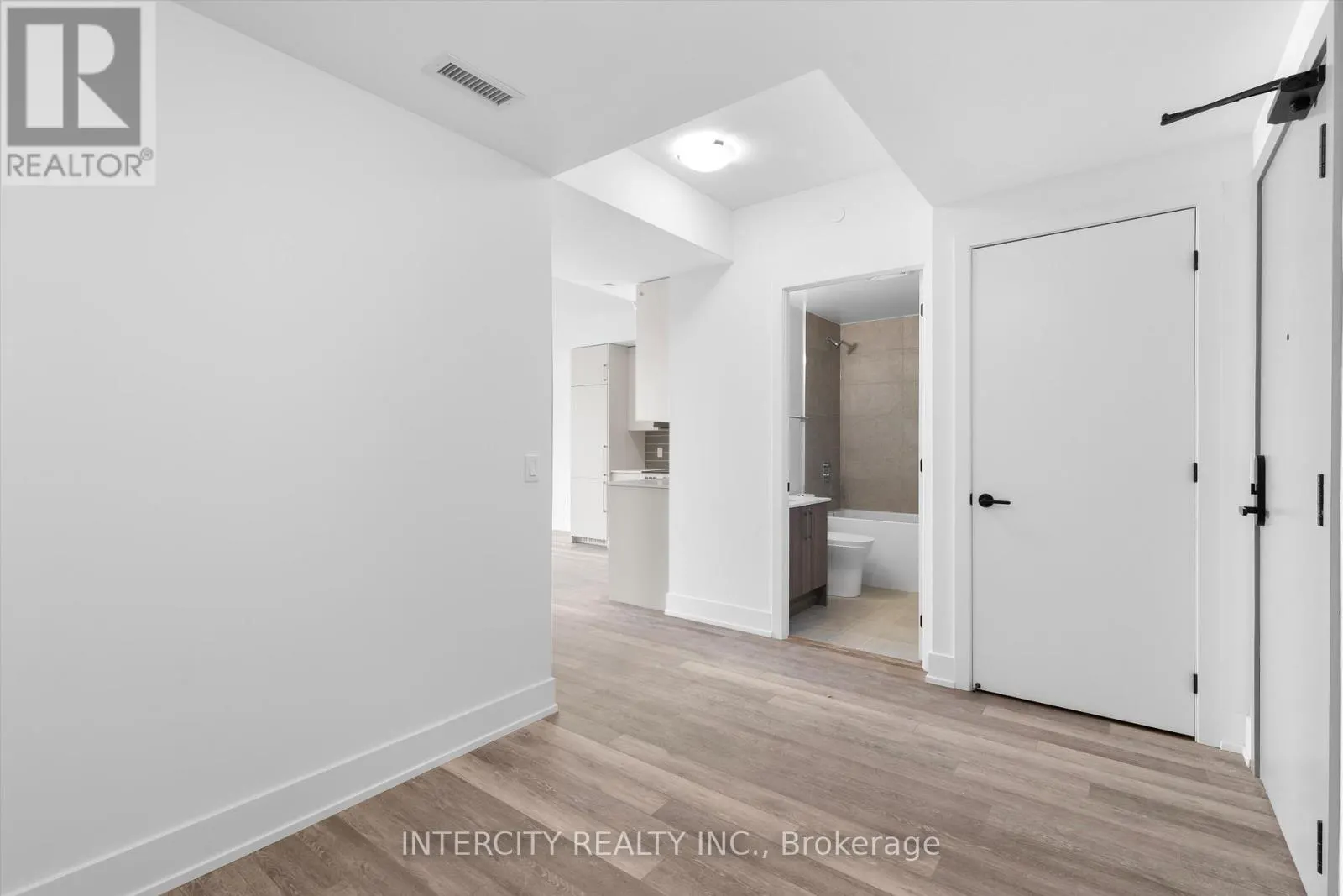 243 - 2075 KING ROAD