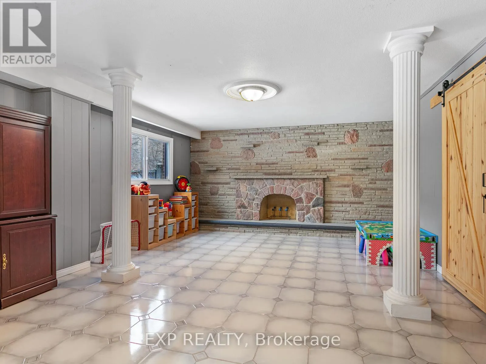 146 WELDRICK ROAD W