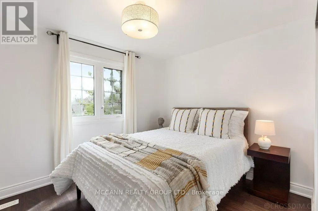 81 STIRLING CRESCENT