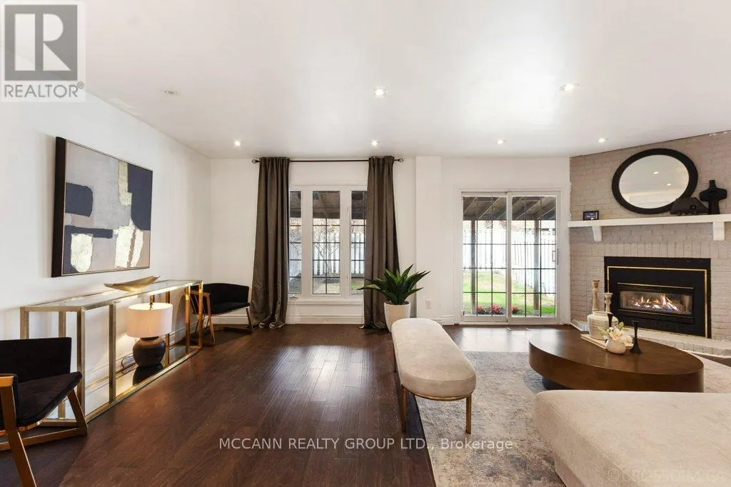 81 STIRLING CRESCENT